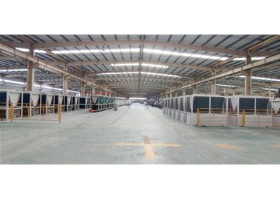 車間用空氣源熱泵+暖氣片，比集中供暖更省？